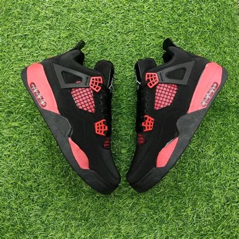 Retro 4 "Red Thunder"