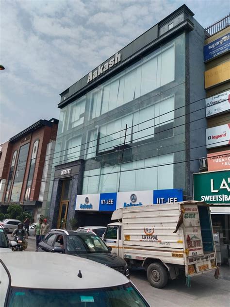 Aakash Institute (Engg. and Foundation Wing), Block N, New Delhi | Fees ...