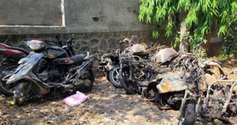 7 Bikes, 2 Cars Torched In Old Nashik