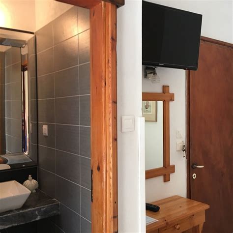 AIOLOS HOUSE (Skiathos/Skiathos Town) - Guesthouse Reviews, Photos ...