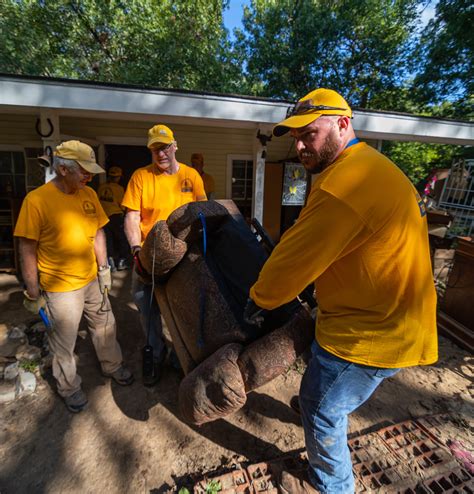 ‘God’s vehicles’: Texas Baptist Men respond to Dallas flooding ...