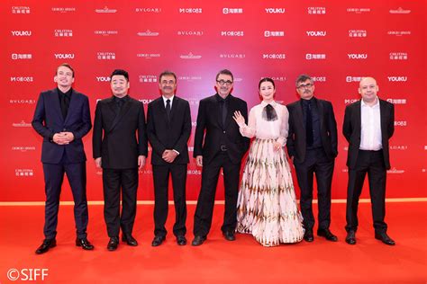 第22届上海国际电影节开幕 红毯星光熠熠-国际在线