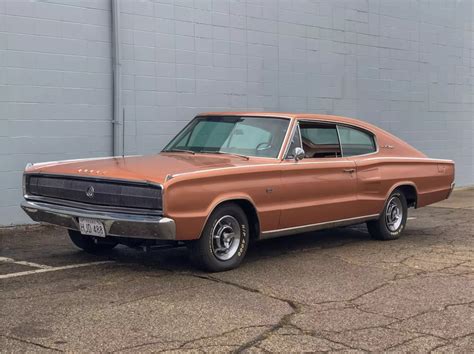 1967 Dodge Charger Looks Stunning in Turbine Bronze, Packs Big-Block Power - autoevolution