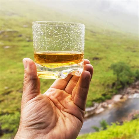 7 whisky selections under Rs 3,000 that you must add to your bar; Here ...