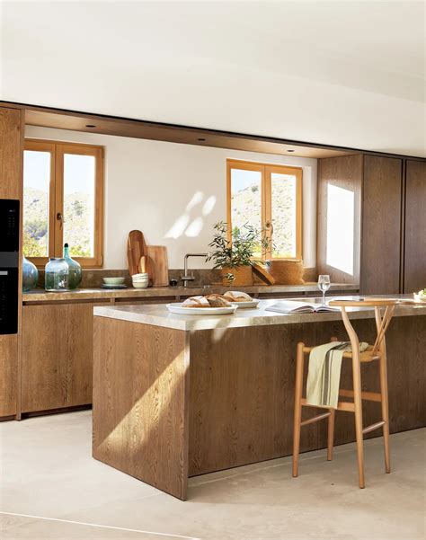 Núria Selva, interiorista: "Diseñar una isla en una cocina pequeña es ...