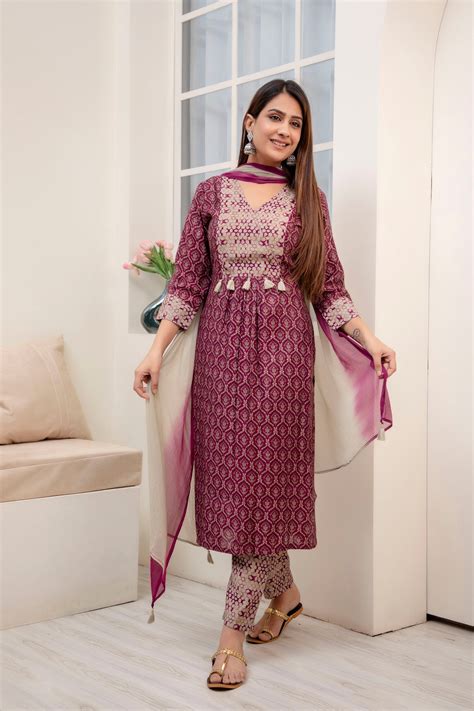 Wine Overlap Yoke Kurta pant Dupatta Set – Disha Dakshin