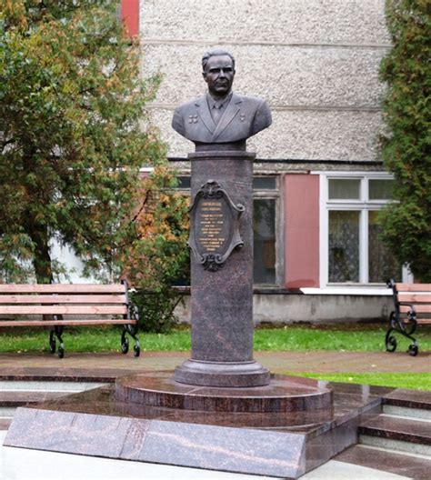 В АО «ОКБМ Африкантов» состоялось открытие мемориального комплекса И.И ...