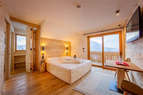 ROSENGARTEN HOTEL (Dobbiaco) - Inn Reviews, Photos, Rate Comparison ...