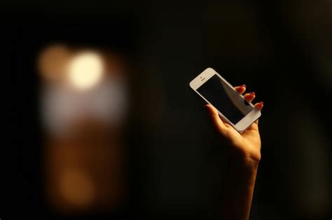 Mobile Phone in Hand 的图像结果