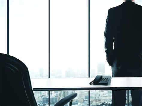 Business Man Standing 的图像结果