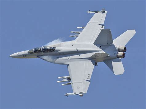 美国空军F18f超级大黄蜂飞机高清摄影大图-千库网