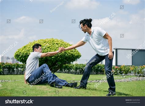 Help Someone 的图像结果