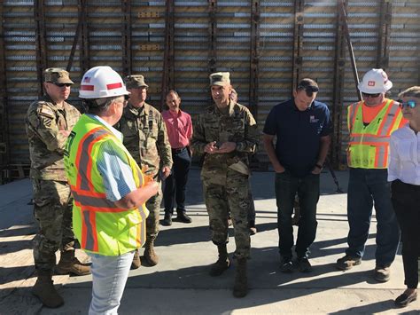 Chief visits St. Paul District | Article | The United States Army