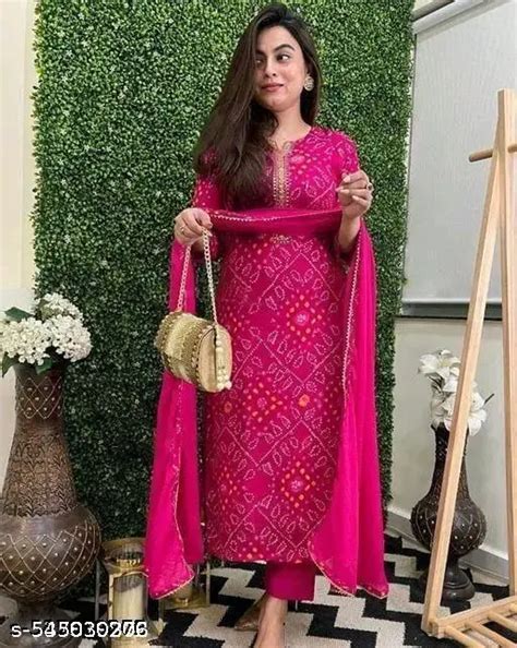 Women Printed Rayon Kurta Pant Dupatta Set