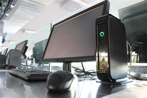 Computer Vs. Machine 的图像结果