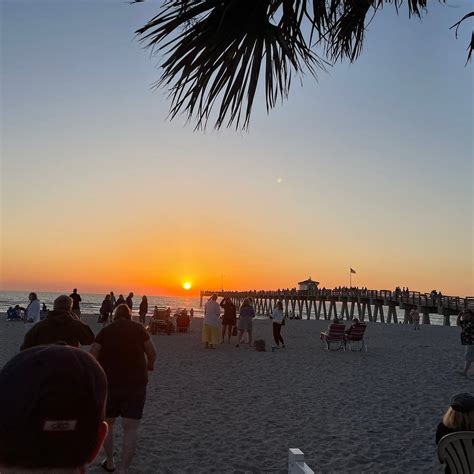 SHARKY'S ON THE PIER, Venice - Menu, Prices & Restaurant Reviews ...