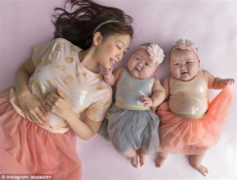 高萌值来袭！八个月大的新加坡双胞胎宝宝【6】--美国频道--人民网