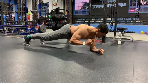 The Best Weighted Ab Exercises for Stronger Core Workouts