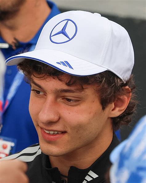https://upload.wikimedia.org/wikipedia/commons/thumb/7/79/Kimi_Antonelli_at_the_Melbourne_Walk_during_the_2026_Australian_Grand_Prix_%28028A7923%29_cropped.jpg/500px-Kimi_Antonelli_at_the_Melbourne_Walk_during_the_2026_Australian_Grand_Prix_%28028A7923%29_cropped.jpg