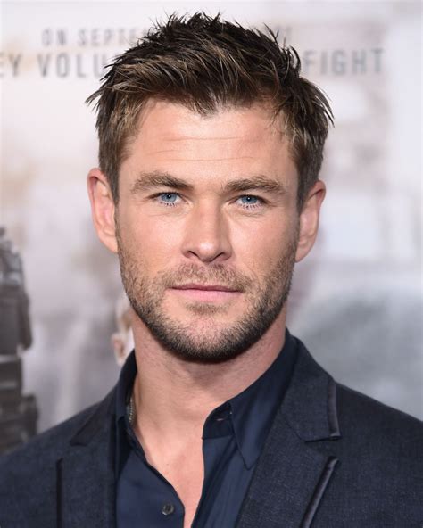 35 Best Short Textured Haircuts for Men | Hemsworth, Chris hemsworth ...