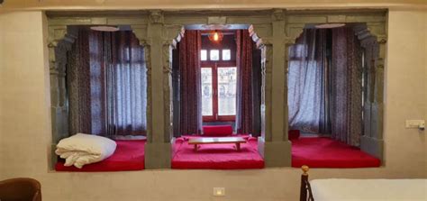 Lake View Budget Hotel in Udaipur - Lake Shore Hotel - Hotel Near Lake Pichola Udaipur