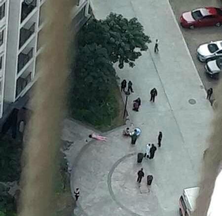 广州28岁女子与幼女坠楼身亡 警方初步排除他杀_凤凰资讯