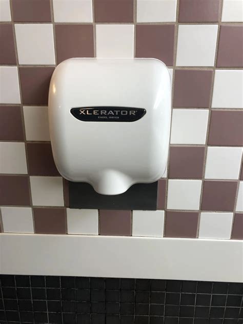 An Xlerator at Portillo’s in Schaumburg, IL. | Scrolller