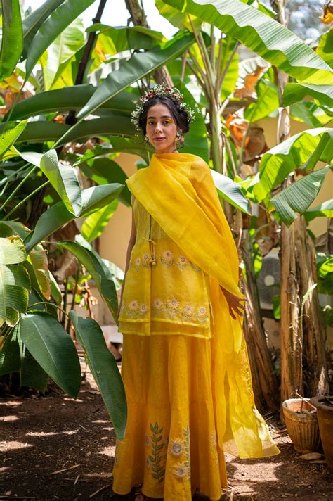 8 panel lehenga with embroidered sunflower motifs – Latha Puttanna ...