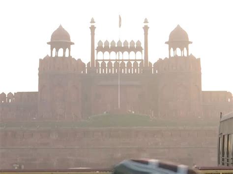 Residents complain of breathing difficulties as Delhi's air remains ...