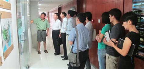 北京海外学人中心访问二外并与外籍教师交流座谈