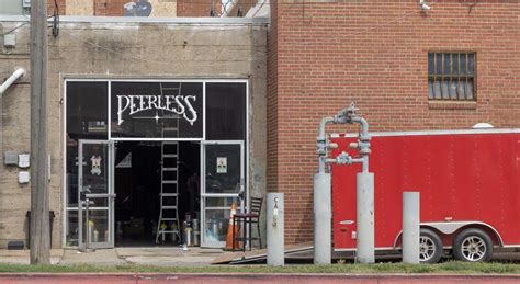Wichita bar Peerless closes permanently after lease ends | Wichita Eagle