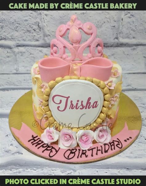 Tiara floral cakes – Creme Castle