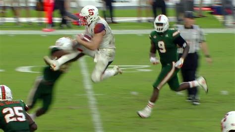 Dungey hits the defender with a flying knee - ESPN Video