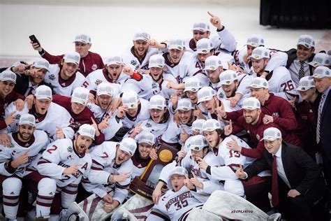 Hundreds of fired-up UMass students celebrate Minutemen’s first NCAA ...