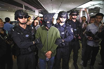 香港海关侦破一宗3.7亿港元洗黑钱案！拘捕一名38岁男子_腾讯新闻