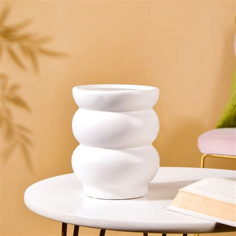 Minimalistic Spiral Flower Vase White Online - Premium Vase | Nestasia