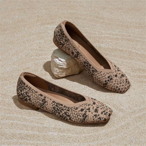 Square-Toe V-Cut Flats (Margot 2.0), SNAKE PRINT, EU35 | VIVAIA