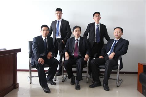 律师团队（谢建宏律师第一排中）-河南刑事辩护律师