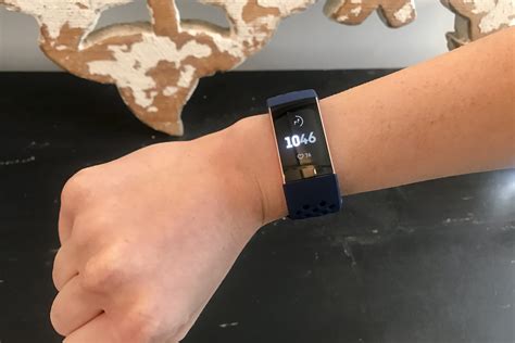 Fitbit Charge 3 vs. Fitbit Versa: Which One Is Worth It? | Digital Trends