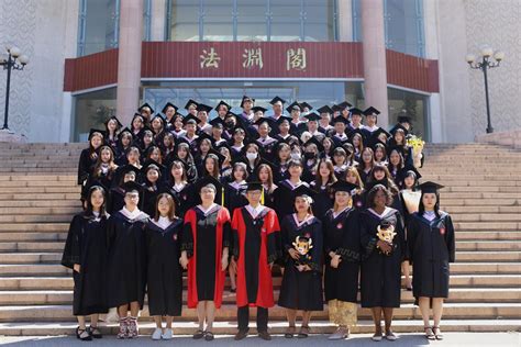国际教育学院/港澳台教育中心举行2021届毕业典礼暨学位授予仪式-中国政法大学新闻网