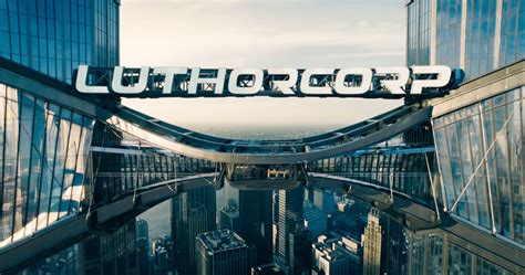 There's a Hidden DC Superhero in the Superman Trailer You Almost ...