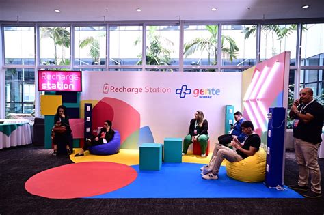 Espaço lounge em eventos: o que é e como criar um - Center Convention