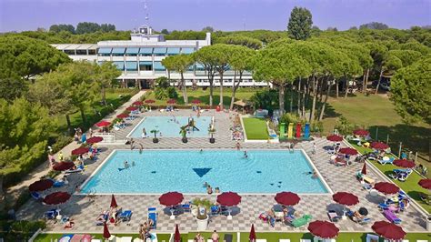 IL TRIDENTE CAMPING VILLAGE (Bibione Pineda) - Hotel Reviews, Photos ...