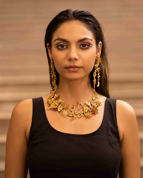 AKOK GARDEN OF LOVE NECKLACE