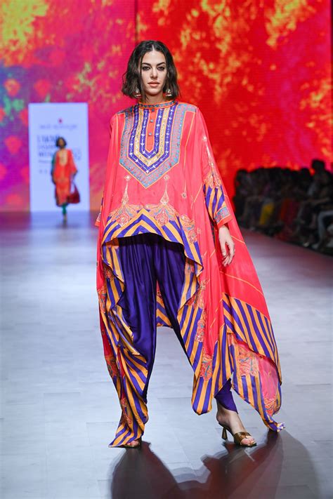 Swati Vijaivargie - Gulal Rani Cape Set - Elahe