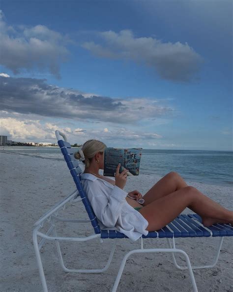 Harper Hempel | beach reads 📖 | Instagram