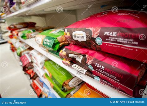 Rachel Ray Nutrish Dog Food Packages at Store Editorial Photography ...