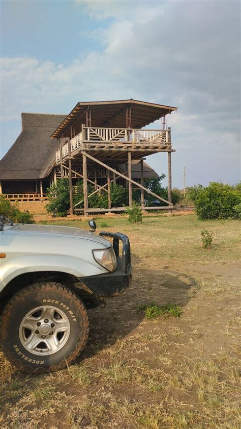 TABINGI SAFARI LODGE (Katunguru) - Campground Reviews & Photos ...