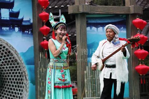 重庆：中国原生民歌节展演民歌传非遗-人民图片网