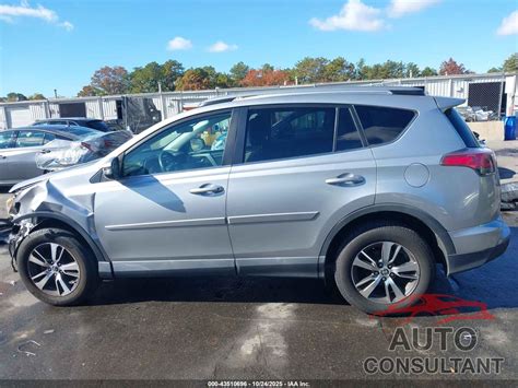 2017 TOYOTA RAV4 XLE Gasoline - 2T3RFREV0HW637931